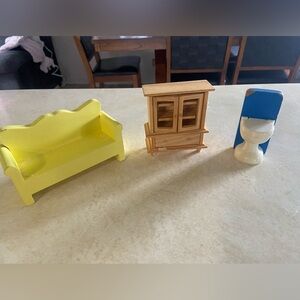 (3/$10) Miniature wooden dollhouse furniture set